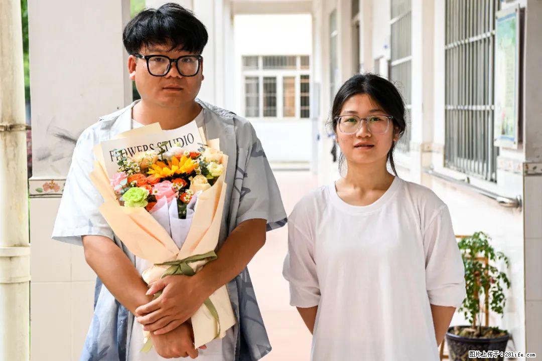 全网追的“扁担女孩”,找了一份暑假工,时薪12元 - 七台河生活资讯 - 七台河28生活网 qth.28life.com